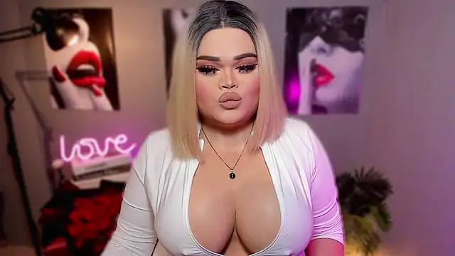 KarolinaThompson online show from October 22, 5:56 pm