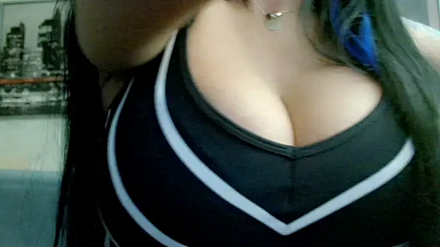 stormylana online show from June 12, 7:51 am