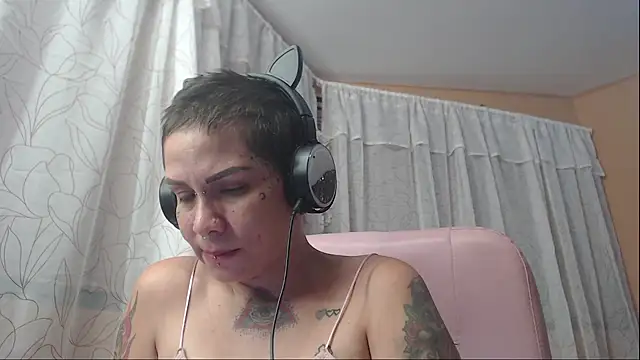 moon cat85 online show from October 3, 10:07 pm