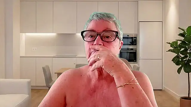 GrannyChrissy68 online show from June 20, 12:19 pm