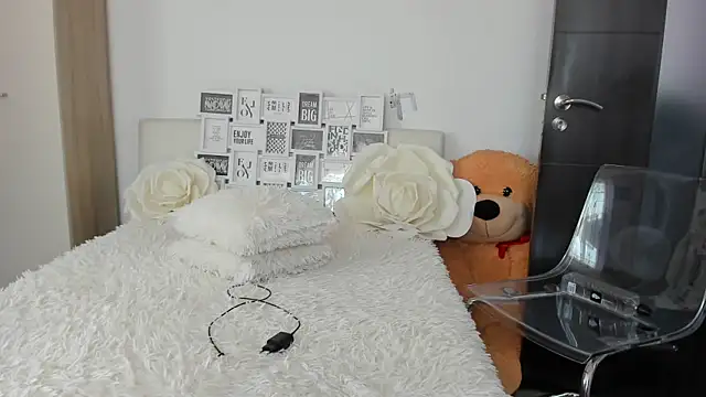 Snapshot of sweetemy4u chatting on May 8, 7:46 am sweetemy4u online show from May 8, 7:46 am