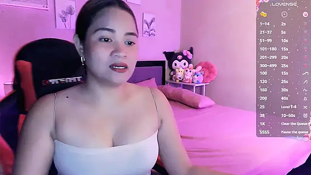 Snapshot of yenyen_ chatting on April 14, 1:55 am yenyen online show from April 14, 1:55 am