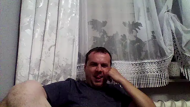 grzes19763 online show from June 18, 8:02 pm