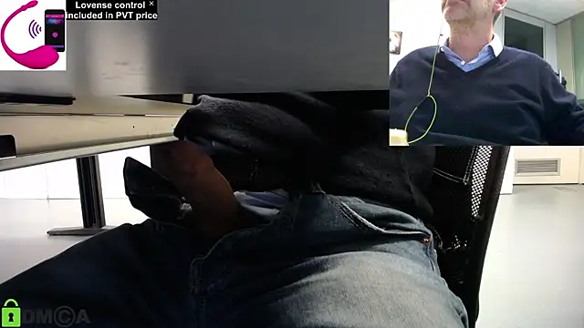 Snapshot of pliko chatting on November 12, 2:50 pm pliko online show from November 12, 2:50 pm