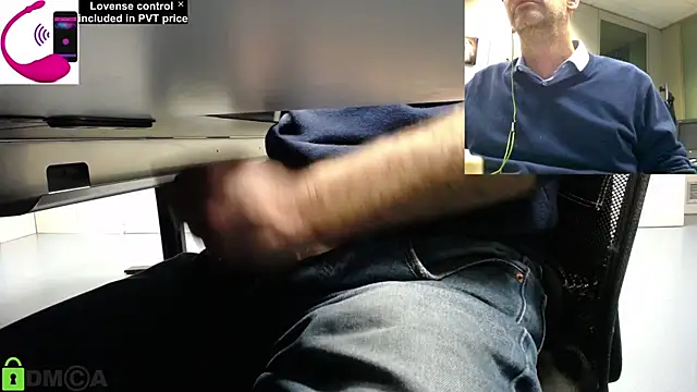 Snapshot of pliko chatting on November 13, 3:55 pm pliko online show from November 13, 3:55 pm