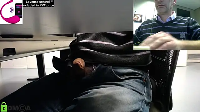 Snapshot of pliko chatting on November 18, 3:27 pm pliko online show from November 18, 3:27 pm