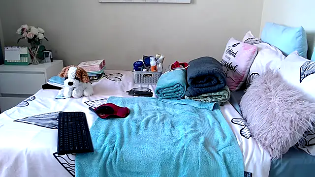 Snapshot of FitSelina66 chatting on July 17, 11:50 am FitSelina66 online show from July 17, 11:50 am