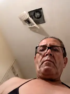 Snapshot of bobby69cock chatting on June 29, 10:10 am bobby69cock online show from June 29, 10:10 am