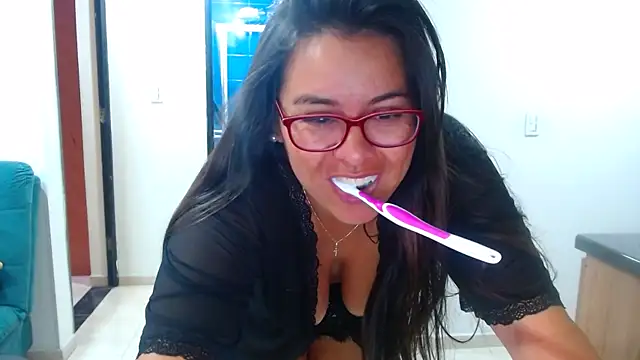 Snapshot of Ixchel_Anaid chatting on March 2, 12:43 pm Ixchel Anaid online show from March 2, 12:43 pm
