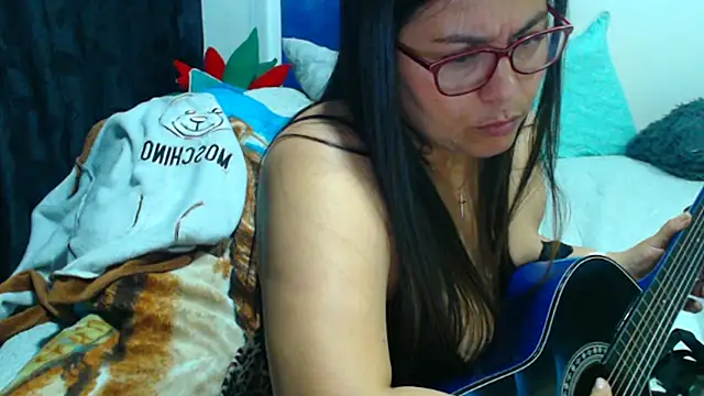 Snapshot of Ixchel_Anaid chatting on October 19, 2:23 am Ixchel Anaid online show from October 19, 2:23 am