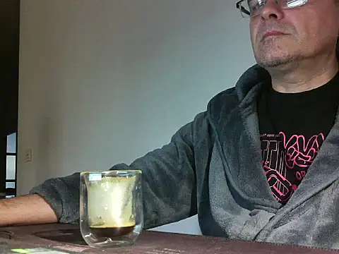 Snapshot of qpmario@xh chatting on March 27, 6:19 am qpmarioxh online show from March 27, 6:19 am