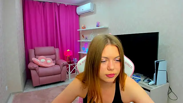 Strawberrye online show from November 25, 3:28 am