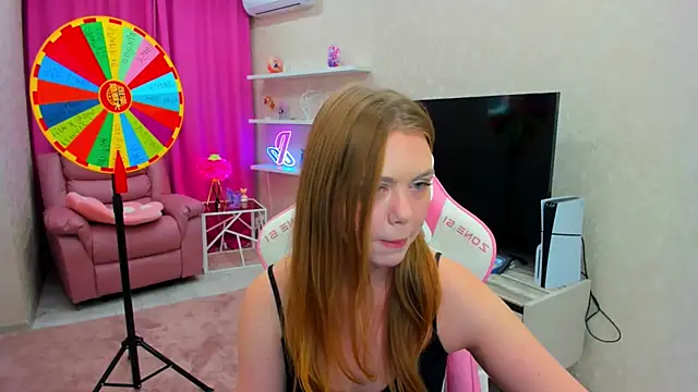 Strawberrye online show from December 5, 3:26 am