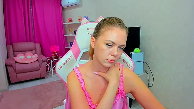 Strawberrye online show from April 27, 3:26 am