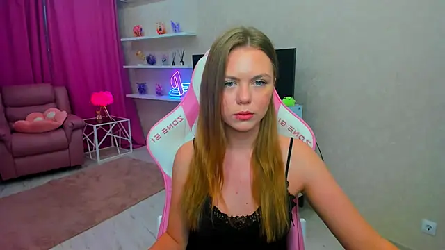 Strawberrye online show from April 29, 3:21 am