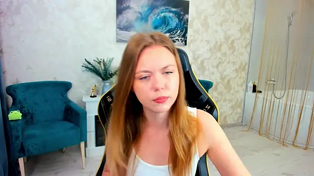 Strawberrye online show from June 7, 3:21 am
