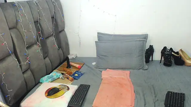 Snapshot of Tits__sweet chatting on February 11, 3:29 pm Tits sweet online show from February 11, 3:29 pm