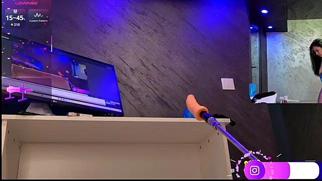 im-your-lovee online show from April 28, 6:07 am