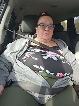 Snapshot of Miss_Phat_Booty chatting on October 25, 6:02 pm Miss Phat Booty online show from October 25, 6:02 pm