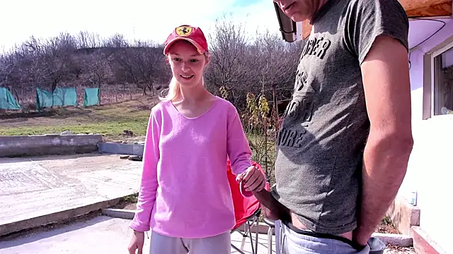 Snapshot of luxurydoll21 chatting on March 14, 8:42 am luxurydoll21 online show from March 14, 8:42 am