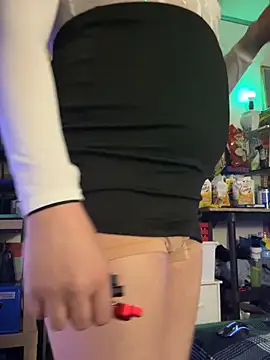 sissyboi xoxo online show from May 1, 1:16 pm