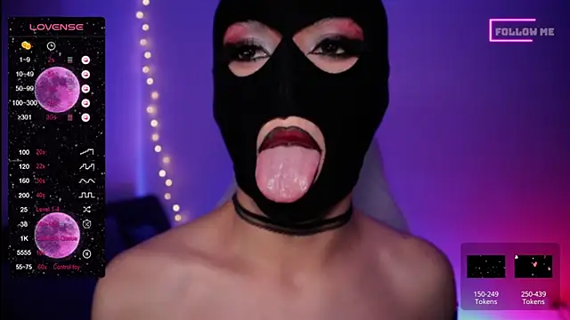 Snapshot of Bigfemblue chatting on January 11, 2:41 am Bigfemblue online show from January 11, 2:41 am