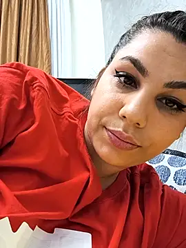 Snapshot of Emma_Muller32 chatting on October 3, 1:24 am Emma Muller32 online show from October 3, 1:24 am