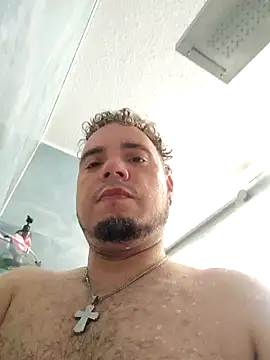 Snapshot of latinoflpr chatting on September 30, 3:22 am latinoflpr online show from September 30, 3:22 am