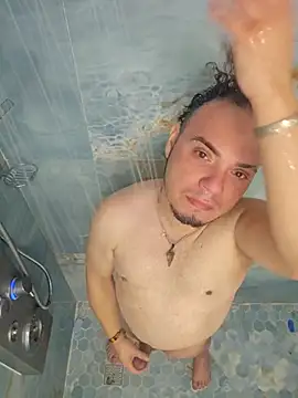 Snapshot of latinoflpr chatting on December 15, 3:00 am latinoflpr online show from December 15, 3:00 am