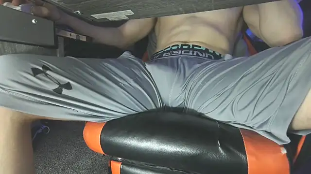 Snapshot of Dick_and_muscles chatting on March 5, 5:29 am Dick and muscles online show from March 5, 5:29 am