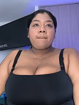 Snapshot of paola091 chatting on May 13, 9:33 pm paola091 online show from May 13, 9:33 pm