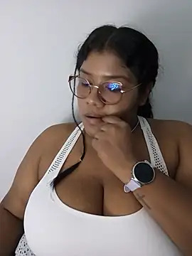 Snapshot of paola091 chatting on May 19, 1:56 am paola091 online show from May 19, 1:56 am