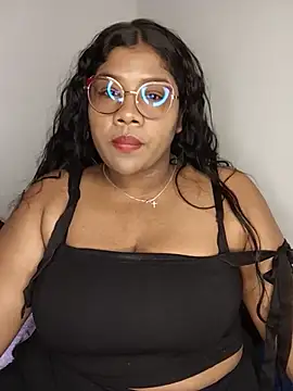 Snapshot of paola091 chatting on May 24, 12:48 am paola091 online show from May 24, 12:48 am