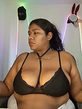 Snapshot of paola091 chatting on July 16, 11:27 am paola091 online show from July 16, 11:27 am