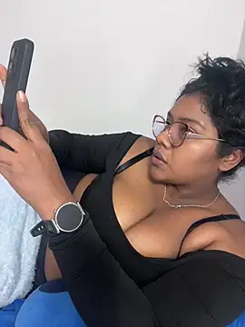 Snapshot of paola091 chatting on July 27, 3:02 am paola091 online show from July 27, 3:02 am
