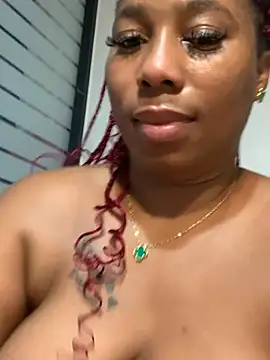 Snapshot of CurvyDesire1 chatting on February 14, 11:53 pm CurvyDesire1 online show from February 14, 11:53 pm