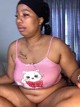 Snapshot of CurvyDesire1 chatting on December 16, 6:29 am CurvyDesire1 online show from December 16, 6:29 am