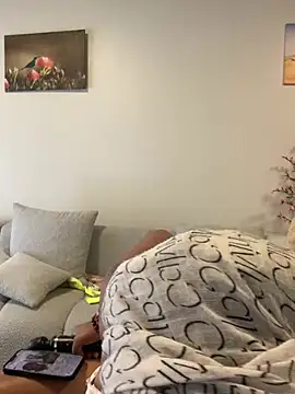 Snapshot of CurvyDesire1 chatting on January 12, 6:07 am CurvyDesire1 online show from January 12, 6:07 am