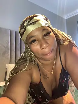 Snapshot of CurvyDesire1 chatting on February 27, 5:51 am CurvyDesire1 online show from February 27, 5:51 am