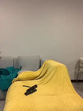 Snapshot of CurvyDesire1 chatting on March 9, 7:51 pm CurvyDesire1 online show from March 9, 7:51 pm