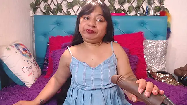 SARAWILLS online show from April 24, 2:30 pm