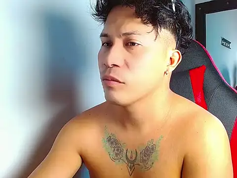 boyhot23x online show from April 18, 6:12 pm