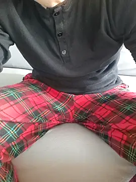 Snapshot of praqun2021 chatting on February 21, 11:22 am praqun2021 online show from February 21, 11:22 am