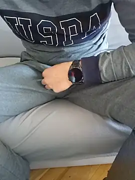 Snapshot of praqun2021 chatting on March 12, 7:58 am praqun2021 online show from March 12, 7:58 am