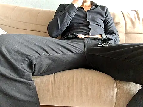 Snapshot of praqun2021 chatting on March 23, 2:10 pm praqun2021 online show from March 23, 2:10 pm