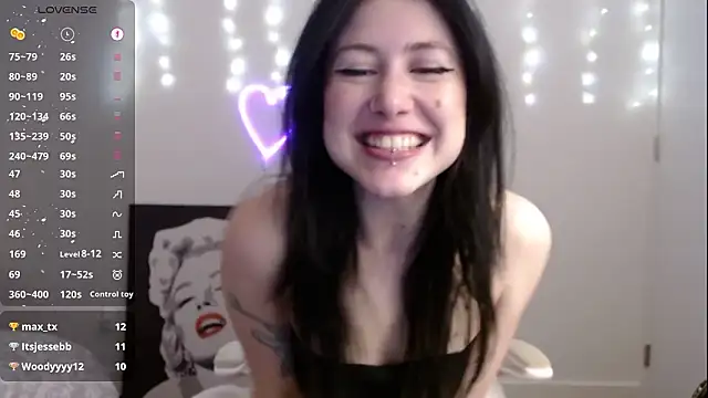 Snapshot of PlayfulApril chatting on January 16, 12:14 am PlayfulApril online show from January 16, 12:14 am