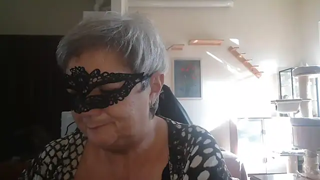 Snapshot of simona60 chatting on October 8, 1:20 pm simona60 online show from October 8, 1:20 pm