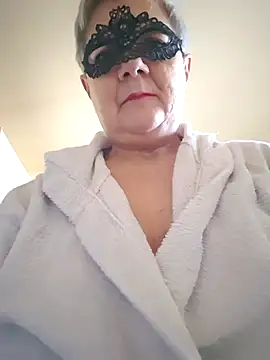 Snapshot of simona60 chatting on October 26, 7:14 am simona60 online show from October 26, 7:14 am