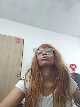 Snapshot of BustyMilf_ chatting on July 18, 1:15 pm BustyMilf online show from July 18, 1:15 pm