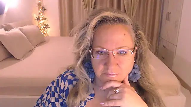 Snapshot of Raisshy chatting on October 31, 4:46 am Raisshy online show from October 31, 4:46 am